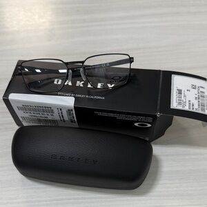 Oakley Matte Black Eyewear with Case ox5078 sway bar